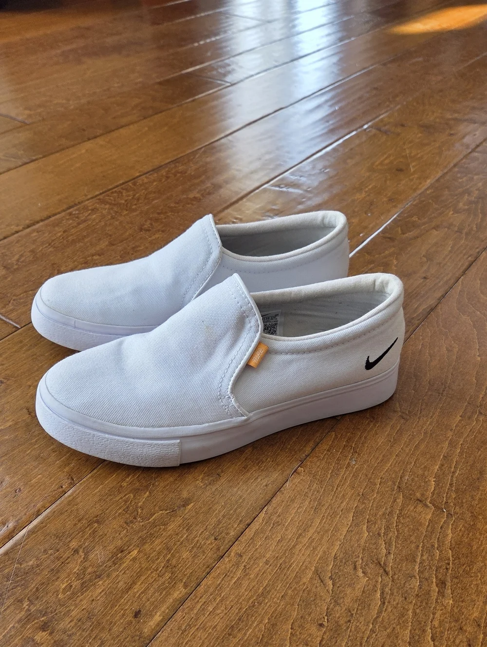 Nike Womens Size 6 White Court Royale AC Canvas Slip On Shoes BQ9138-100